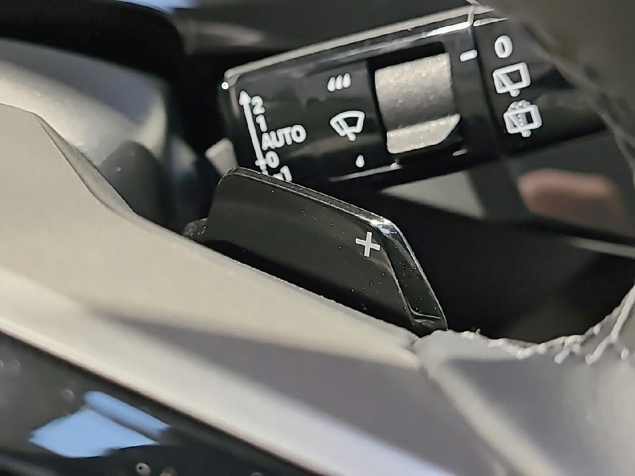 Peugeot 5008 hybrid 145 ch e-dcs6 allure — photo 25