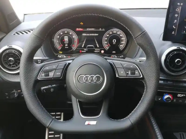 Audi Q2 35 tfsi 150 s tronic 7 — photo 16