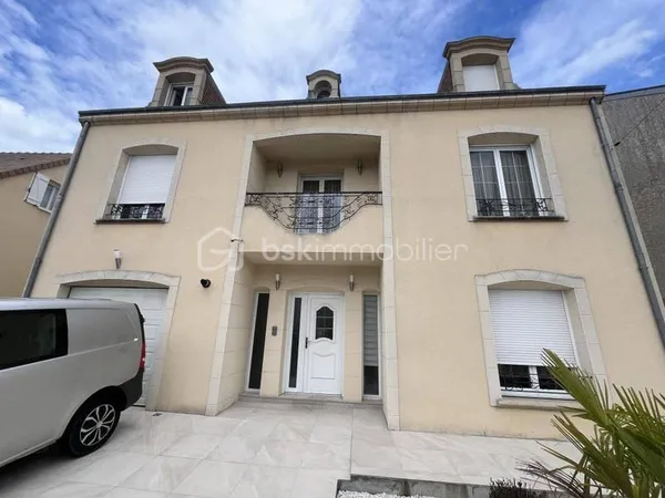 Maison 7 pièces 228 m²