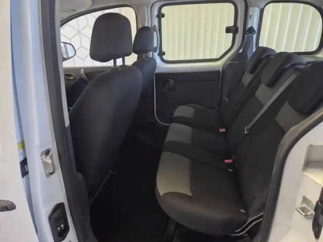 Renault Kangoo blue dci 80 — photo 22