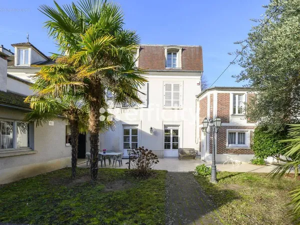 Maison 6 pièces 202 m²