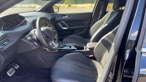 Peugeot 308 1.2 PureTech 130 EAT8 - GT – 2021 – 74274 km – Essence – Boîte Automatique — photo 28