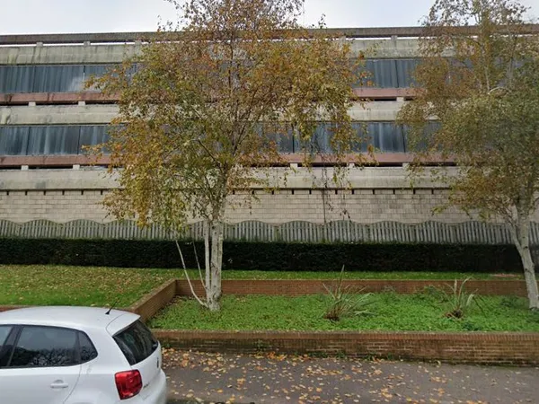 Loue Parking 12m²