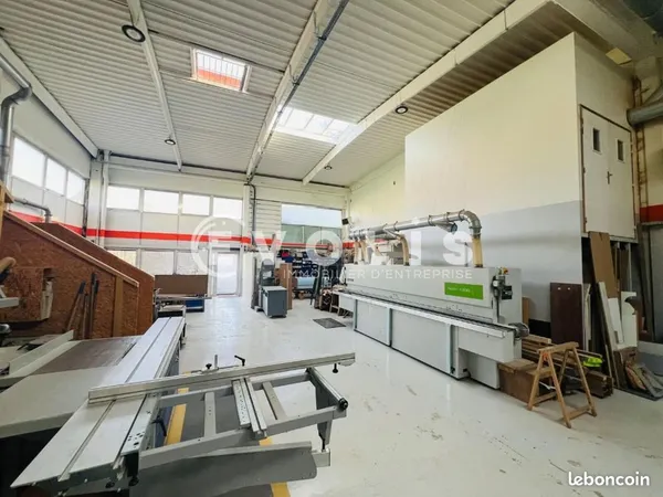 Local d'activité 294 m²