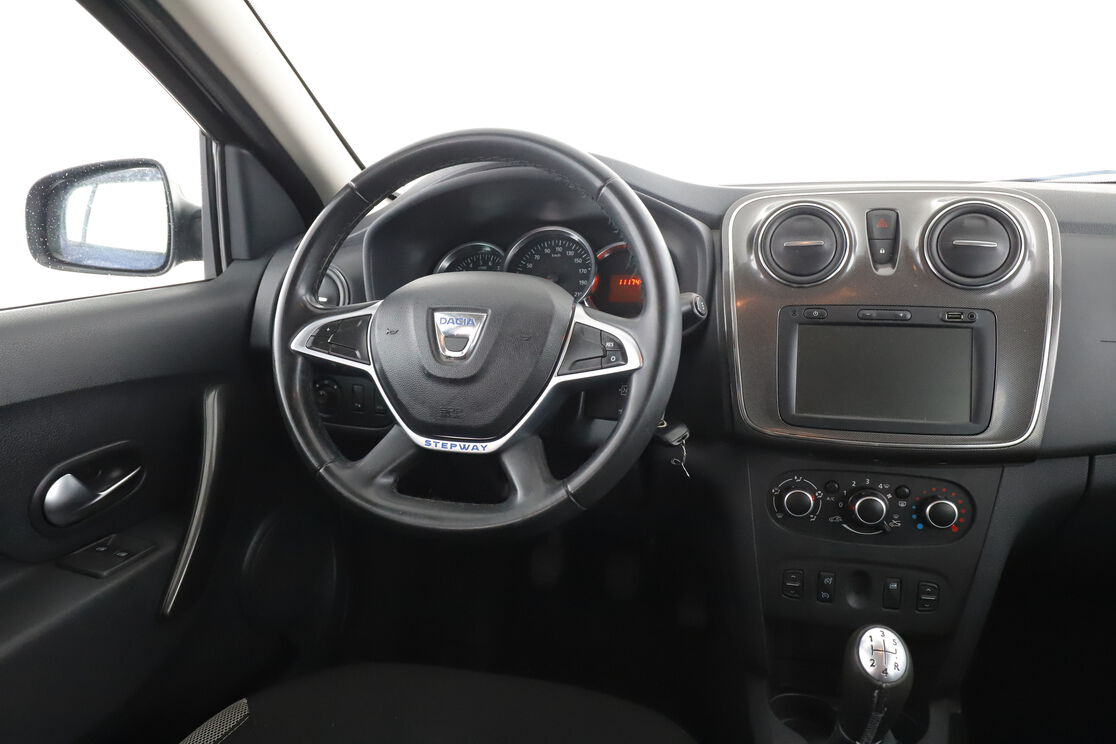Dacia Sandero Stepway 0.9 TCe — photo 12