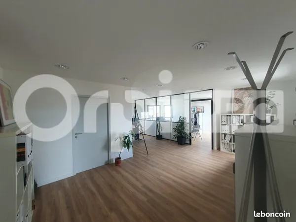 Bureaux 117 m²