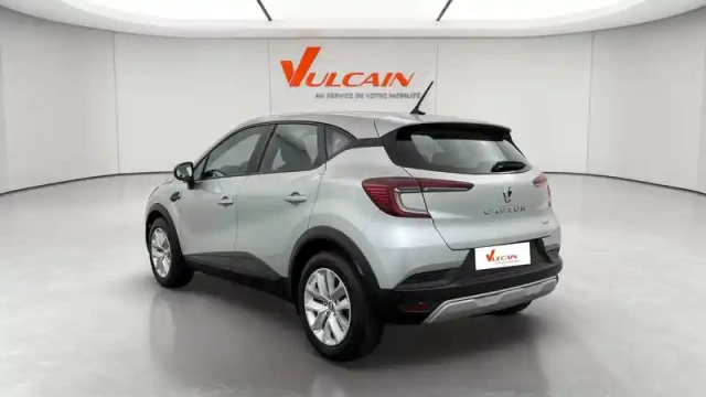 Renault Captur e-tech 145 - 21 — photo 8