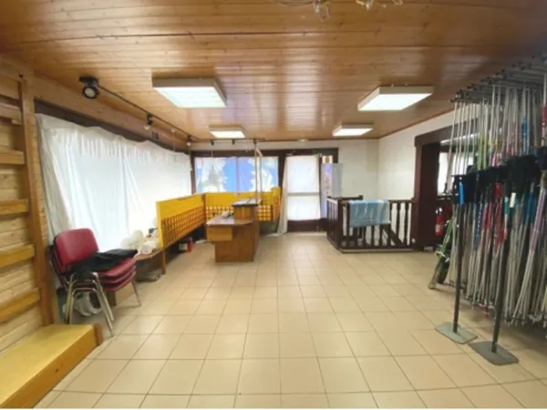 À vendre Local commercial centre de Morillon (74440)