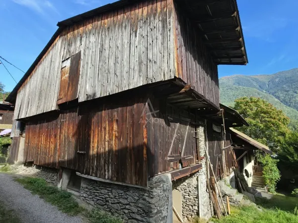 Grange 2 pièces 112 m²