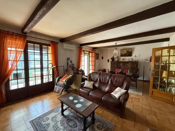 Maison de ville d'environ 150 m2 habitables Beaux volumes,
