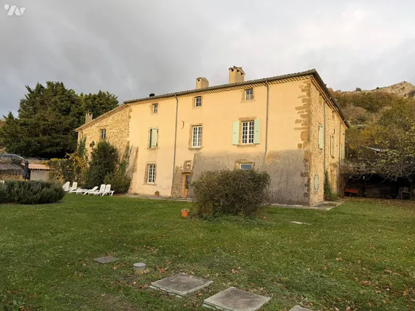 Maison 14 pièces 410 m²