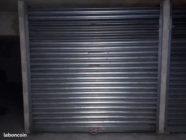 Loue garage fermé