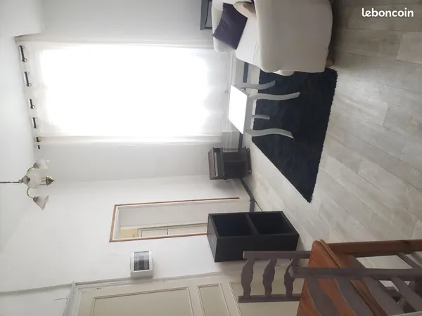 Beau T2 tout neuf Meubles.42 m².+ Balcon