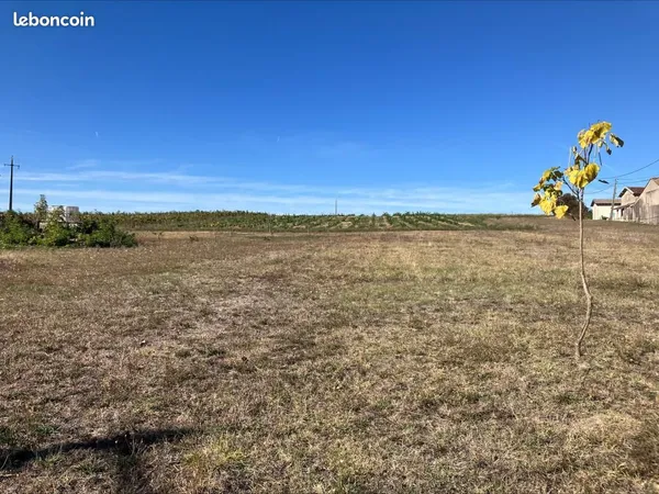 Terrain 1 500 m² Dieulivol