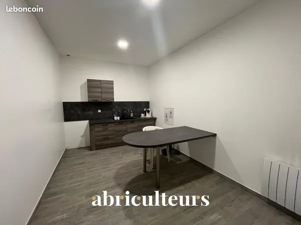 Local bureaux 575 m²