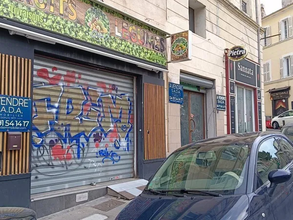 Local commercial 163 m²