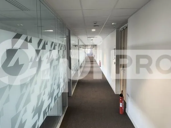 Bureaux 811 m²