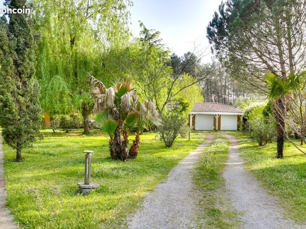 Vends maison avec piscine