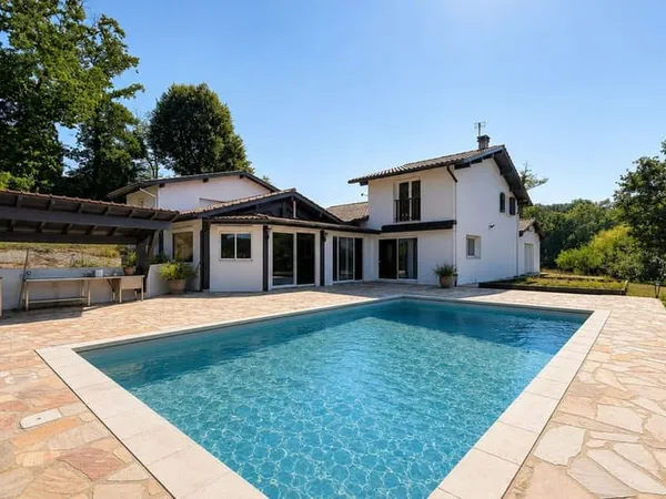 Maison 8 pièces 295 m²
