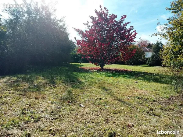 AV terrain 825 m² à Saint-Pierre-du-Mont