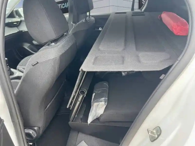 Peugeot 208 puretech 100 s&amp;s bvm6 — photo 13