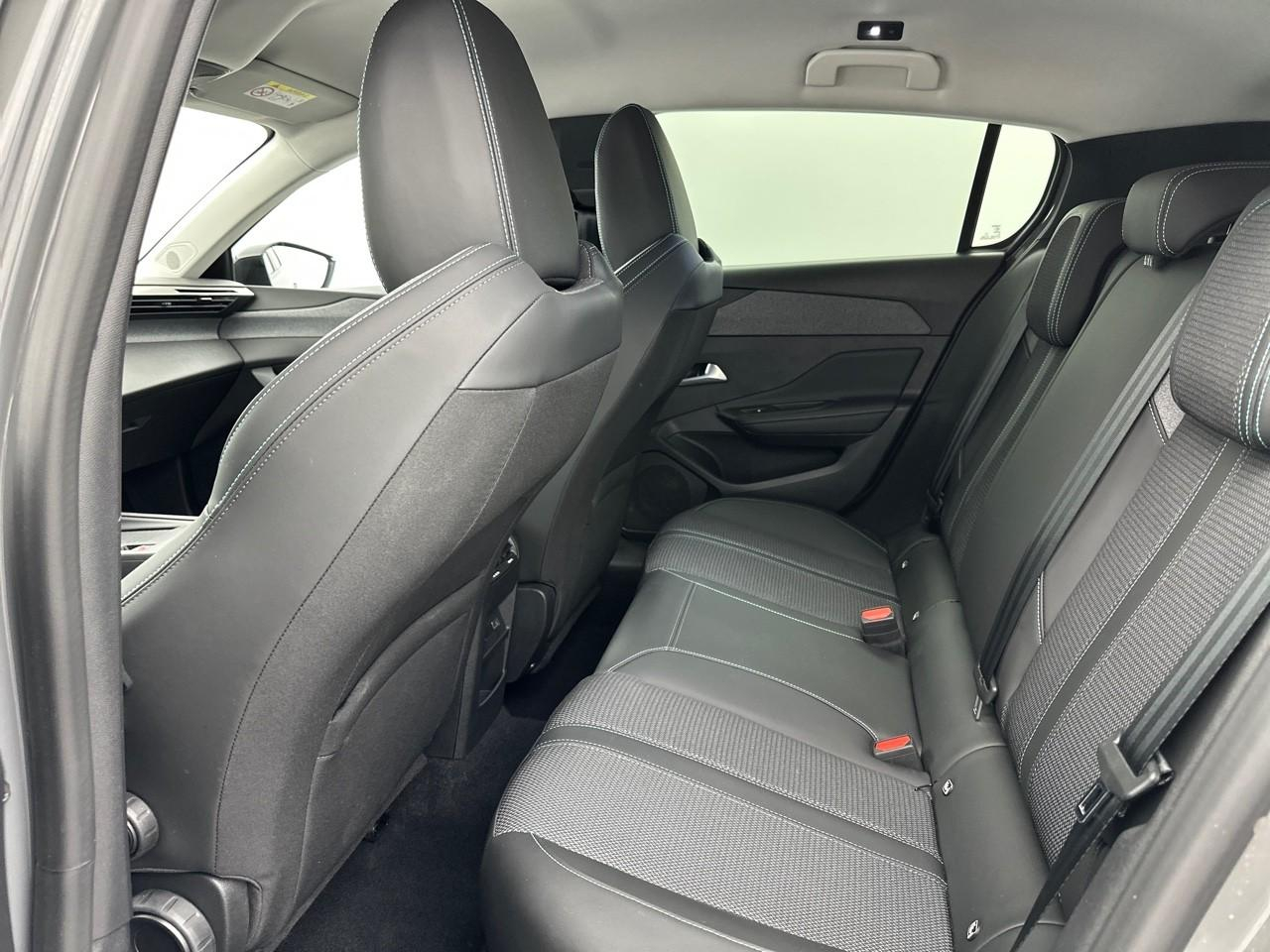 Peugeot 308 bluehdi 130ch s&s eat8 allure — photo 12