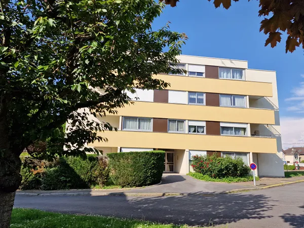 Appartement Domont 5 pièce(s) - avec ascenseur, terrasse, cave et deux place de parking