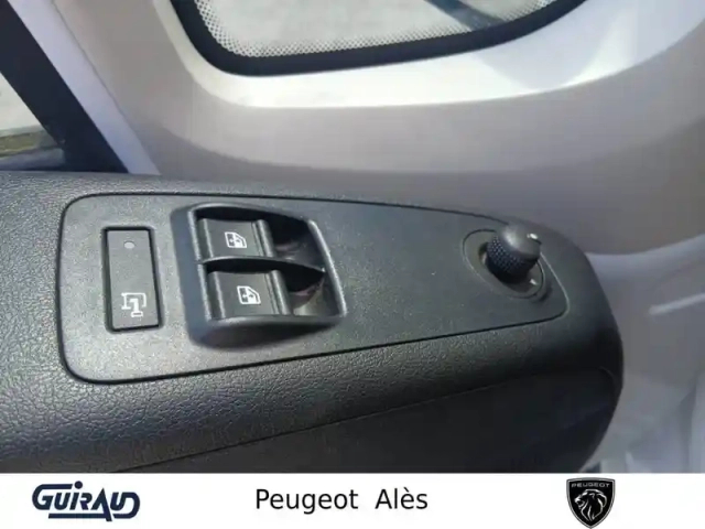 Peugeot Boxer tole 3.3 t l2h2 bluehdi 140 s&amp;s bvm6 — photo 13