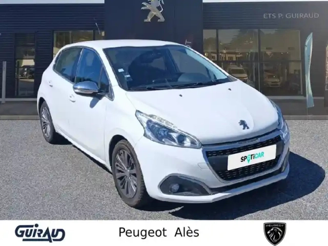 Peugeot 208 1.2 puretech 110ch s&amp;s bvm5 — photo 3