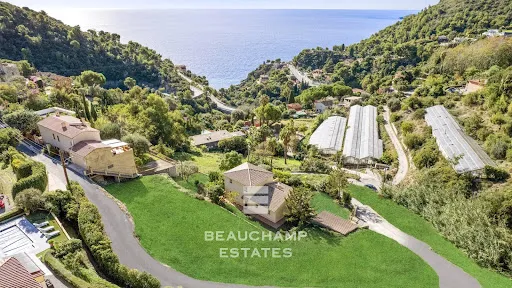 Terrain 988 m²