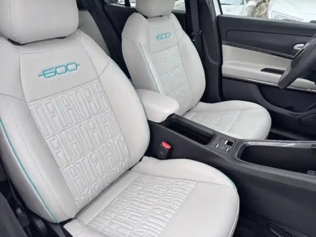 Fiat 600 e 156ch 54kwh la prima — photo 11