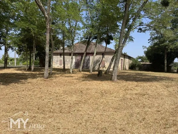 Entrepôt 300 m²