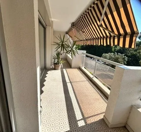 Deux pièces de 41m² avec terrasse de 10m² et parking