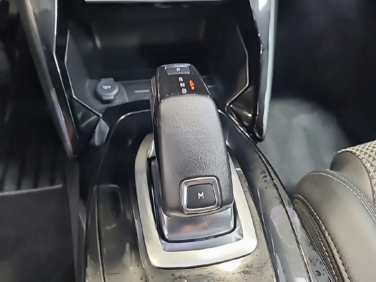 Peugeot 2008 puretech 130 s&s eat8 gt — photo 20