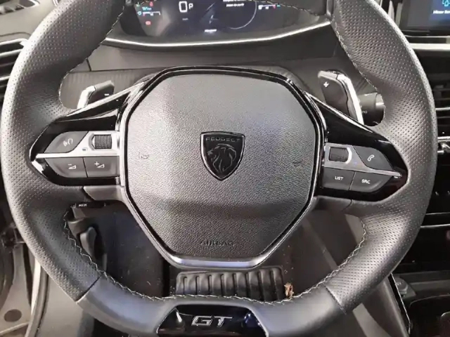 Peugeot 2008 puretech 130 s&amp;s eat8 — photo 31