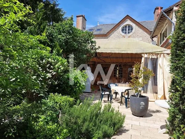 Maison 10 pièces 528 m²