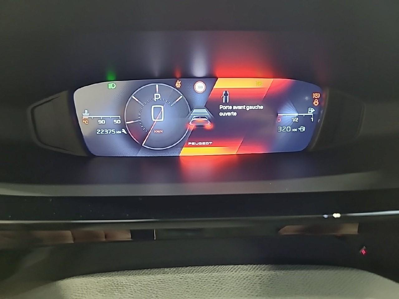 Peugeot 308 hybrid 145 e-dcs6 allure — photo 23