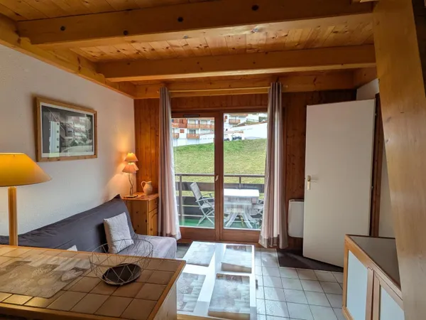 Appartement 2 pièces avec mezzanine au pied des pistes vendu avec Box fermé et grande cave