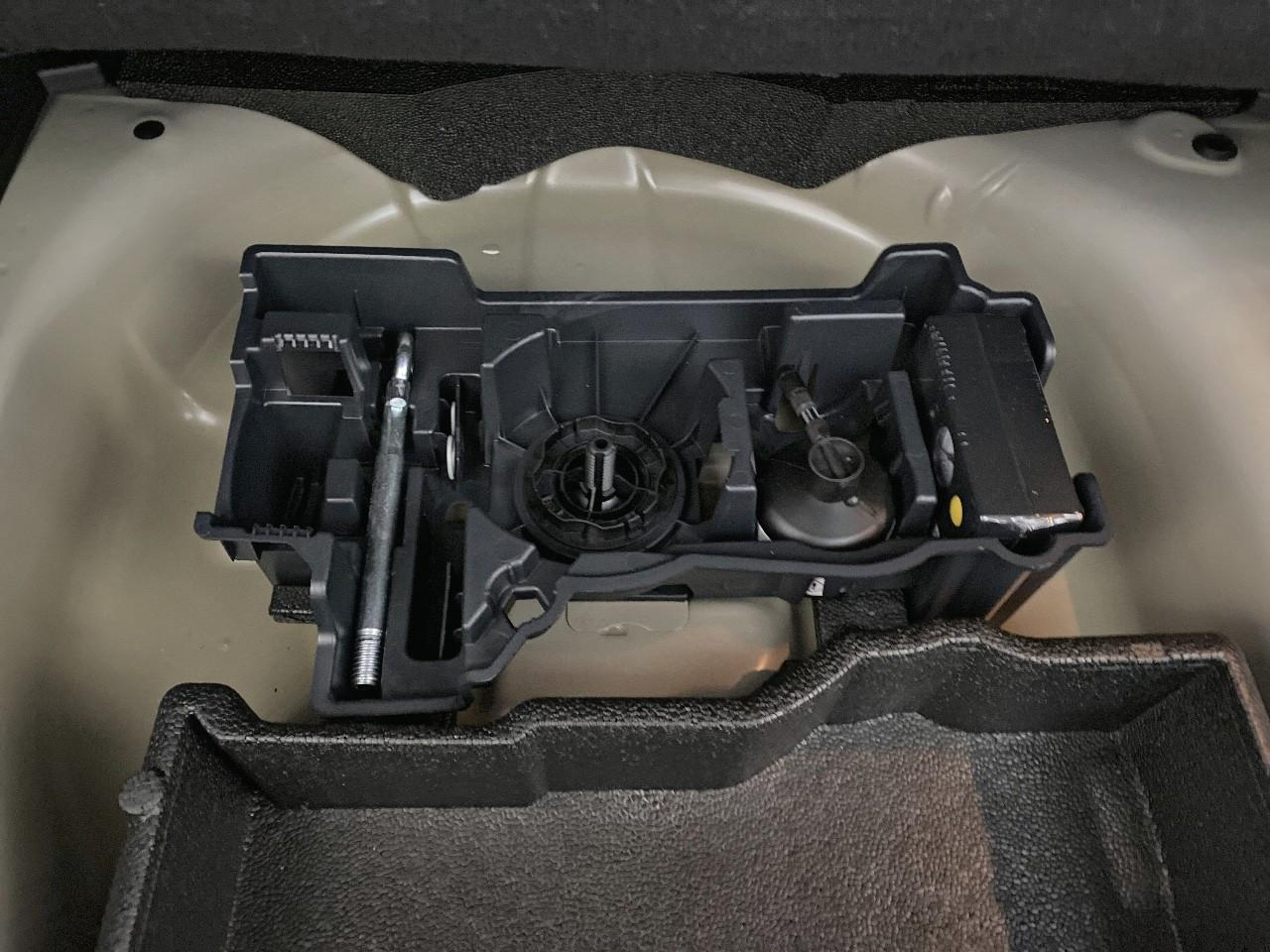 Peugeot 2008 hybrid 145 ch e-dcs6 allure — photo 16