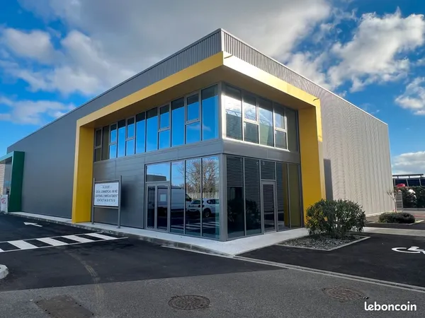 A louer Entrepôts/Bureaux 600m2