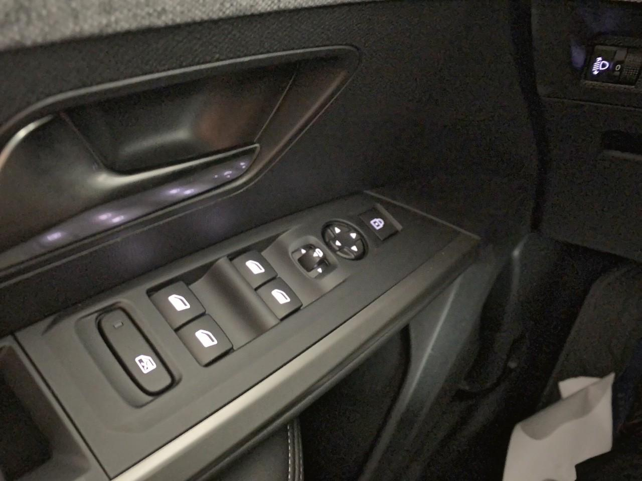 Peugeot 5008 hybrid 145 ch e-dcs6 allure — photo 20