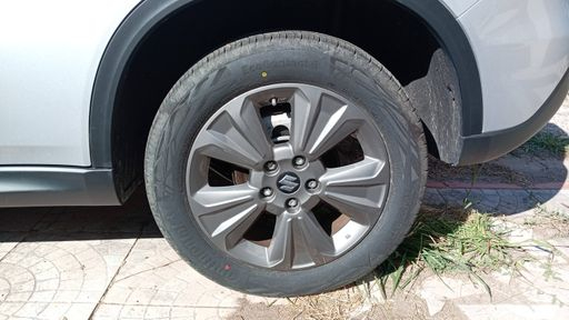Suzuki Vitara 1.5 Dualjet 116 Hybrid Auto - Privilege – 2025 – 4650 km – Hybride essence – Boîte Automatique — photo 3