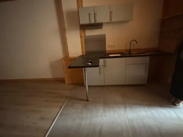 Grand studio avec terrasse