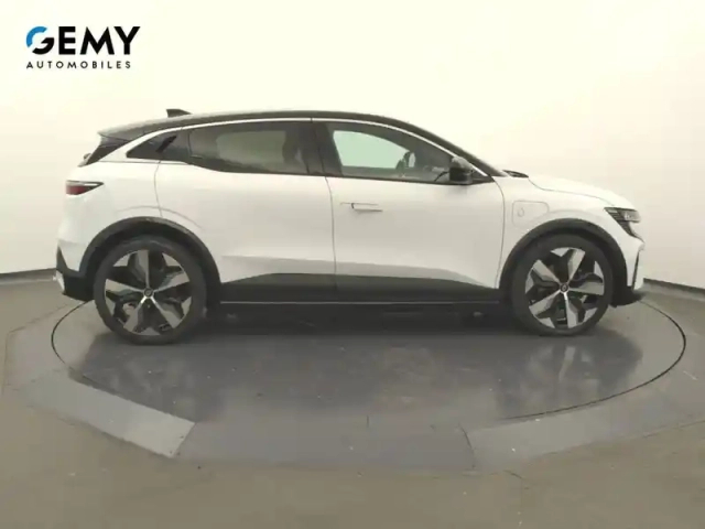 Renault Megane e-tech ev60 220 ch super charge — photo 26