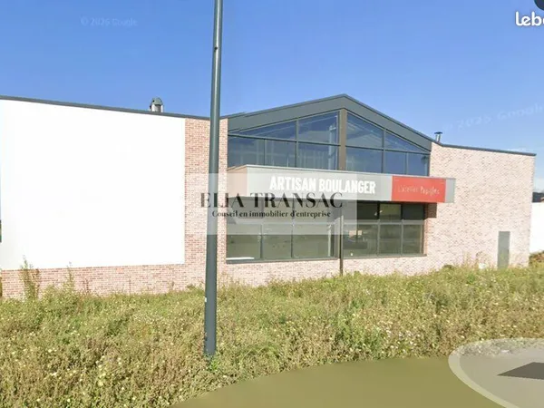 Local bureaux 327 m²