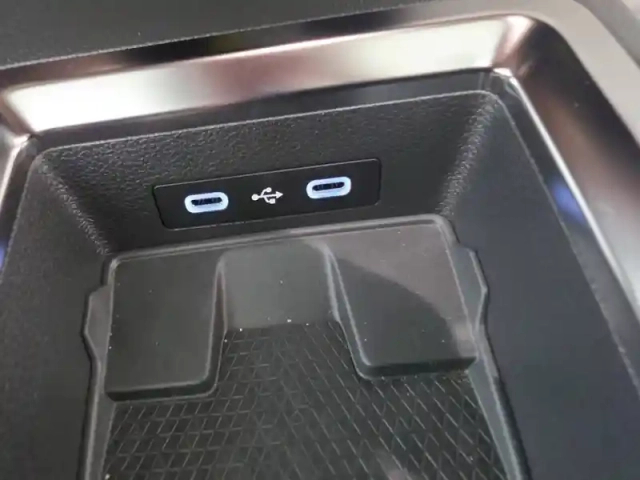 Renault Megane e-tech ev60 220 ch optimum charge — photo 172