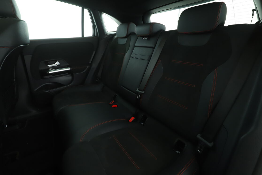 Mercedes-Benz EQA 250+ AMG Line 70.5 kWh — photo 15