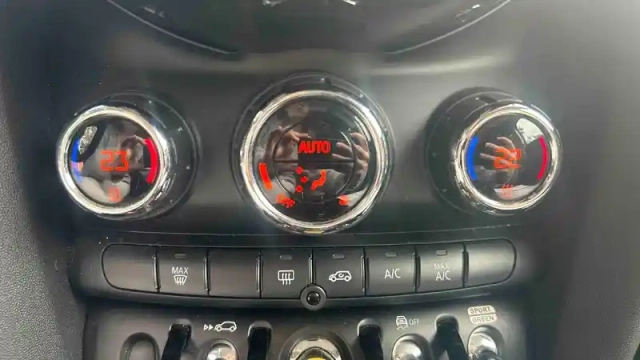 Mini Mini hatch 3 portes cooper se 184 ch — photo 85