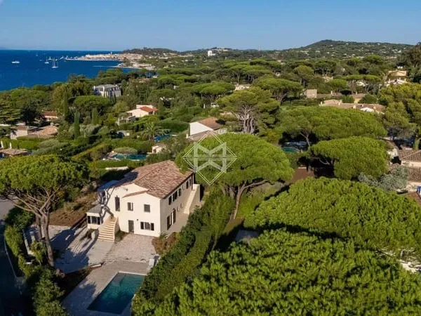Villa 6 pièces 255 m²