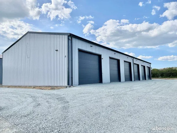 Hangar / Entrepôt 120m2 avec Alarme et Vidéo